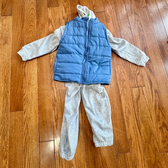 Other - Blue Puffer Vest with Gray Tracksuit Set (Boys 5/6) NWT